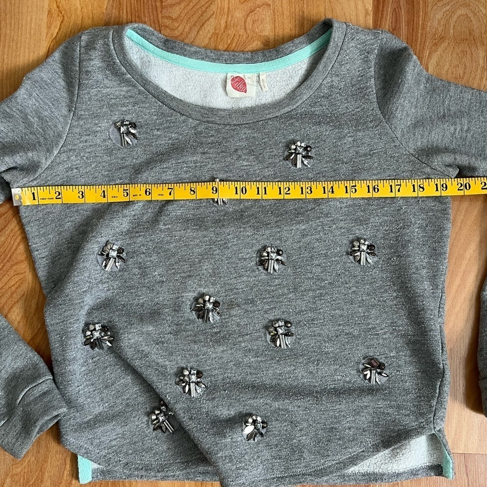 Anthropologie 2pc Bundle Silver Gray Gem Detail Sweater + Flutter Cap Sleeve tee - Picture 10 of 16
